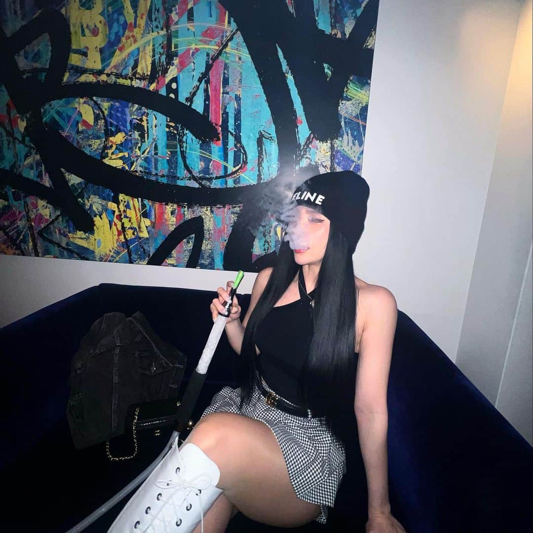 中村真央さんのインスタグラム写真 - (中村真央Instagram)「@smokylounge_osaka ⚗️🤍」4月2日 1時22分 - mao_baby