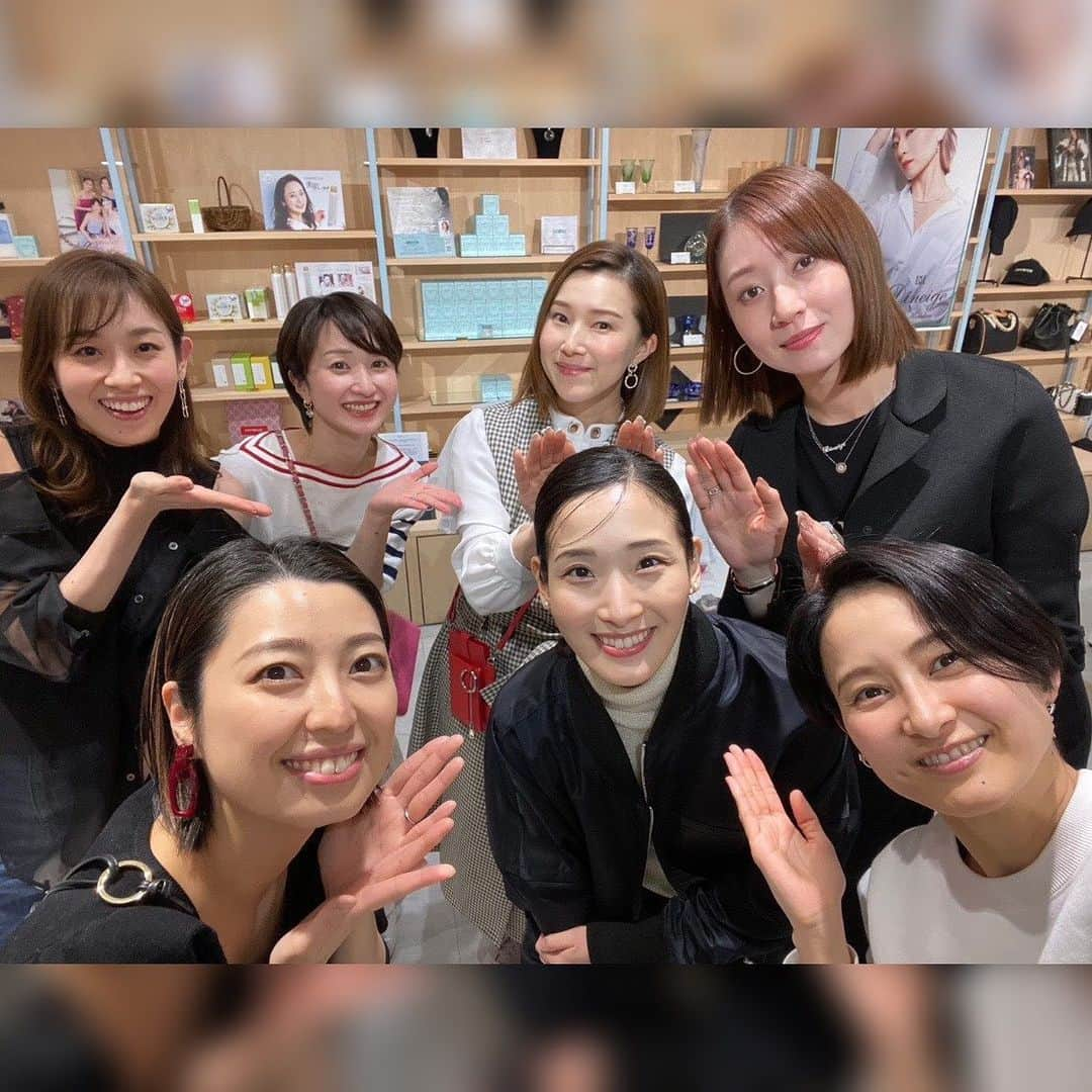 星乃あんりさんのインスタグラム写真 - (星乃あんりInstagram)「思い出♡  ⁡ 『D.A.K.by APPLAUSE JAPAN  POP UP SHOP』 @日比谷シャンテ ⁡ 店頭でお会いできた皆さま♡ ⁡ ゆーか♡ @fuhinami_official  会いたかったぁ！ ゆーかの顔を見た瞬間、HPが満タンになりました( *´艸`) らぶ♡ ⁡ カレンさん @chikaze_karen  お世話になったという7文字の言葉では足りないくらい どんな時も傍にいてくださった姉。 あねのお顔を見た瞬間、嬉しすぎて言葉が出なくなっていたのはここだけの話(*´`*) ⁡ きゃのんさん @mai_kanon_official  ご結婚おめでとうございます💍✨ 初舞台の時からお化粧を見て頂いたり、遊んで頂いたり…ᕷ*.°組が離れてても、卒業してからもずーっとお世話になっております(*´꒳`*) ⁡ あきらさん @kazuya.seto_akira  昔から 一方的に…好きです！ 組は違いましたが、在団中よくお話して頂いてました( *´艸`) ⁡ 蘭さん @rannohana_official  いつお会いしてもお美しい…✧*。 妹もお世話になっております(⁎ᴗ͈ˬᴗ͈⁎) ⁡ れーれさん @reisumireno  お写真撮れなかったのですが…( ´•̥̥̥ω•̥̥̥`) 初舞台の時の、初めての新人公演の本役さん。 娘役さんとしての居方を沢山学ばせていただいた方。 今もずっと憧れです( *´艸`) ⁡ ひらめちゃん @asazuki_kiwa  入れ違いで同じ舞台には立てなかったけど卒業公演もばっちり観てました！ 本当に本当にお疲れ様でした(⁎ᴗ͈ˬᴗ͈⁎) ⁡ ⁡ 在団中はもちろん 卒業後もこうして会うことができて 組も学年も越えてわいわいできる。 ⁡ 宝塚で繋がったご縁のありがたさと素晴らしさを また改めて感じました。 ⁡ ⁡ それにしても… とてもとても華やかで 目の保養とパワーチャージを存分にさせて頂いた2週間弱でした(*´`*)♡ ⁡ 心から… ありがとうございました(◡‿◡ฺ✿)！！ ⁡ ⁡ さてさて いよいよ5日から大丸福岡天神店でのポップアップが始まります！ ⁡ 愛する地元、福岡♡ 楽しみですーっっ ⁡ ⁡ またお会いしましょう‪⸜(*ˊᵕˋ* )⸝‬ ⁡ ⁡ #千風カレン さん #花音舞 さん #瀬戸かずや さん #蘭乃はな さん #すみれ乃麗 さん #妃海風 #同期万歳🙌 #朝月希和 ちゃん ⁡ #DAK #ポップアップ #日比谷シャンテ #宝塚OG #感謝 #次は  #福岡！！ #大丸福岡天神店 #地元帰るよー！ ⁡ ⁡ ⁡ *☼*―――――*☼*―――――*☼*―――――*☼* ⁡ 🌟 《バレトン 対面レッスン in 福岡》 日時：2023年4月2日(日) 13:15～(約75分)  ※13:00~入室可 場所：福岡市中央区大名 ⁡  🌟【ジェンヌコレクション in Spring】 期間：2023年4月5日(水)〜4月11日(火)  時間：10:00～19:00 場所:大丸福岡天神店  2階エレベーター前 ⁡ 🌟《バレトン 対面レッスン in 大阪》 日時：2023年4月22日(土) 11:15～(約75分)  ※11:00～入室可 場所：大阪市北区 ⁡ 🌟 【Talk & Live ~夢の宝塚サロン~】 日時：6月18日(日) 13:30-15:30 場所：玉川高島屋S・C東館4F    コミュニティクラブたまがわ ⁡ 🌟【D.A.K. by APPLAUSE JAPAN  POP UP SHOP】  -Special Thanks❣️- 期間：2023年3月7日(火)～3月19日(日) 時間：11:00～20:00 場所：日比谷シャンテ ３Ｆ ⁡ 🌟LINE公式アカウント お仕事やイベント情報、季節のメッセージ等を配信。 是非、お友達登録をお願いいたします♡ ⇒ https://lin.ee/nVaWVus ⁡ 🌟Anri's Beauty Camp #あんキャン 『身体を整えると、自然と心も整う。心が整うと、毎日が豊かになる』 週に１回のバレトンレッスン(オンライン開催)を通して、心と身体を健康的に美しく整えていきます。 ⁡ 🌟Angelia 「透明感･遊び心･光と艶 そして、確かな存在感を纏わせて」 星乃あんりが制作･プロデュースするアクセサリー･グッズショップ。 ⇒@angelia_accessory」4月2日 1時40分 - anri_hoshino_official