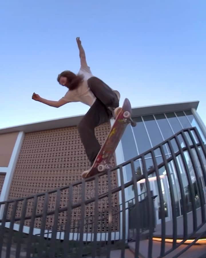 スラッシャーのインスタグラム：「🌵 @cowtownskate’s ANYWHERE BUT HERE video is playing on the Thrasher site 📡 🎬 @brianmasterson」