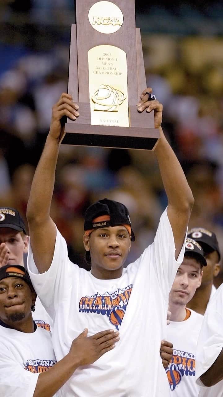 カーメロ・アンソニーのインスタグラム：「20 years ago. Our Championship Story🏆🍊  @syracusedotcom #cusefamily」