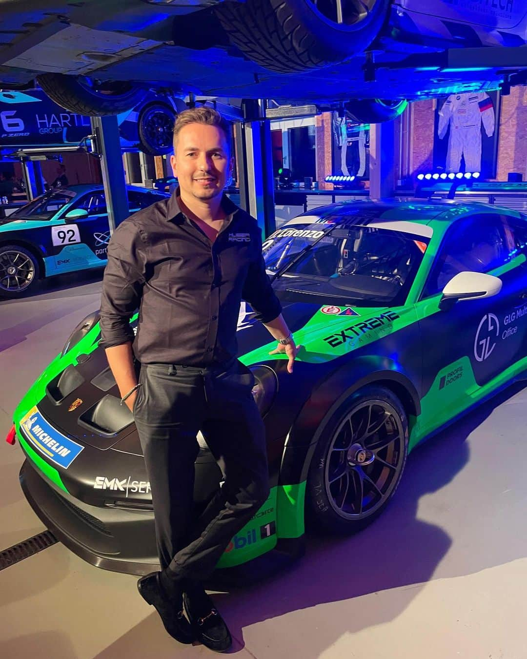 ホルヘ・ロレンソのインスタグラム：「Beauty and the Beast: but who is who? 🤔😜  #huberracing #passau #munich #presentation #porsche #porschegt3  #newcar #2023 #germany」