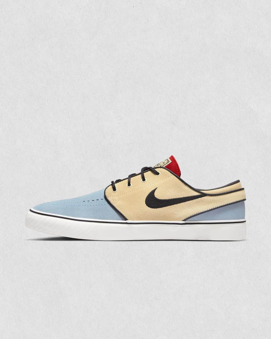 Nike Skateboardingさんのインスタグラム写真 - (Nike SkateboardingInstagram)「The return of an icon. This is the @stefanjanoski OG+, complete with square, leather laces, cork insoles, and remastered Zoom Air tech.   Available now in select skate shops and dropping April 19 in 🇺🇸 SNKRS.   Learn more at the 🔗 in our bio.   📸 @oliverbarton」4月2日 2時53分 - nikesb