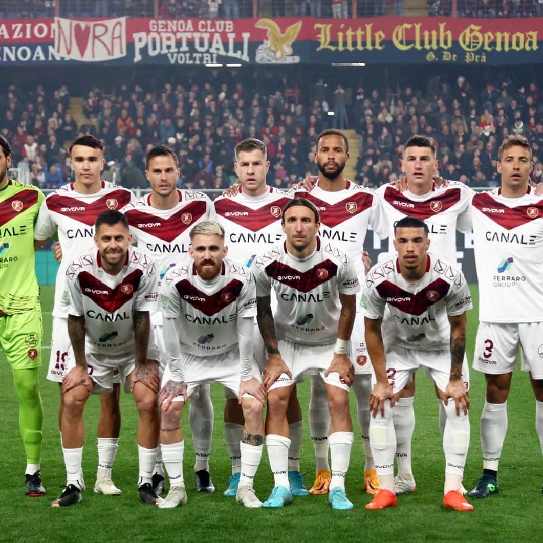 ミケーレ・カンポレーゼのインスタグラム：「Non eravamo fenomeni prima non siamo brocchi adesso , momento difficile ma ne usciremo attraverso il lavoro e l applicazione . Forza Reggina ❤️」