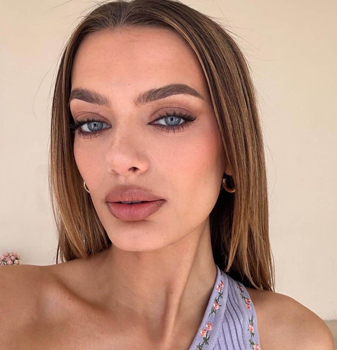 ブレッヒェ・ハイネンのインスタグラム：「💜」