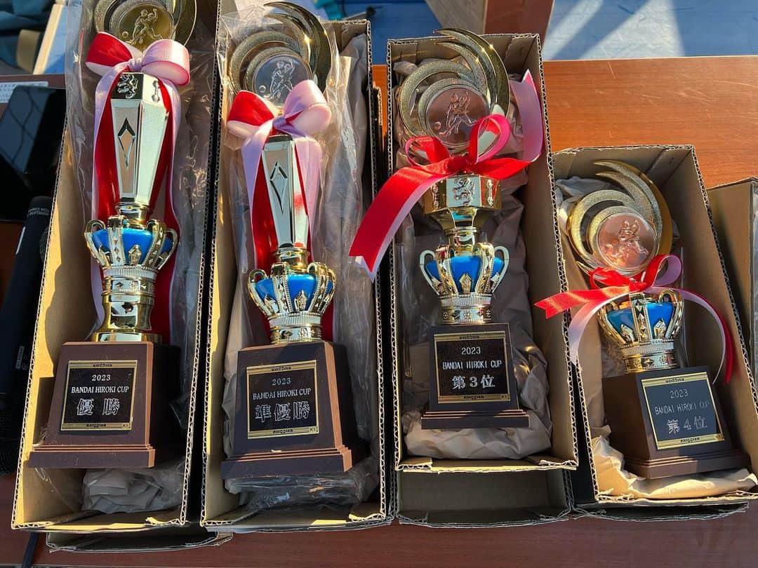 萬代宏樹さんのインスタグラム写真 - (萬代宏樹Instagram)「【BANDAIHIROKI CUP】  無事に初めてのBANDAIHIROKI CUPを終える事ができました。  優勝　なかのFC 準優勝　FCリベルタ山形 三位　コバルトーレ女川 四位　ながいユナイテッド  今回は宮城、福島、山形の三県からチームが参加してくれました⚽️  今後も東北の子供達のためにできる事を考え、動いていきたいと思います🙇‍♂️  参加していただいたチームの選手、関係者、保護者の皆様、本当にありがとうございました！  今後ともよろしくお願いいたします。  #BANDAIHIROKICUP #東北から世界へ #萬代宏樹」4月2日 6時49分 - bandaihiroki