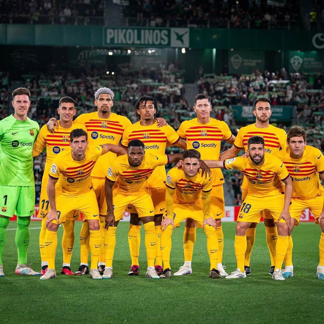 ジョルディ・アルバさんのインスタグラム写真 - (ジョルディ・アルバInstagram)「Gran trabajo del equipo para seguir sumando. #forçabarça 🙌🏻🔵🔴」4月2日 7時14分 - jordialbaoficial