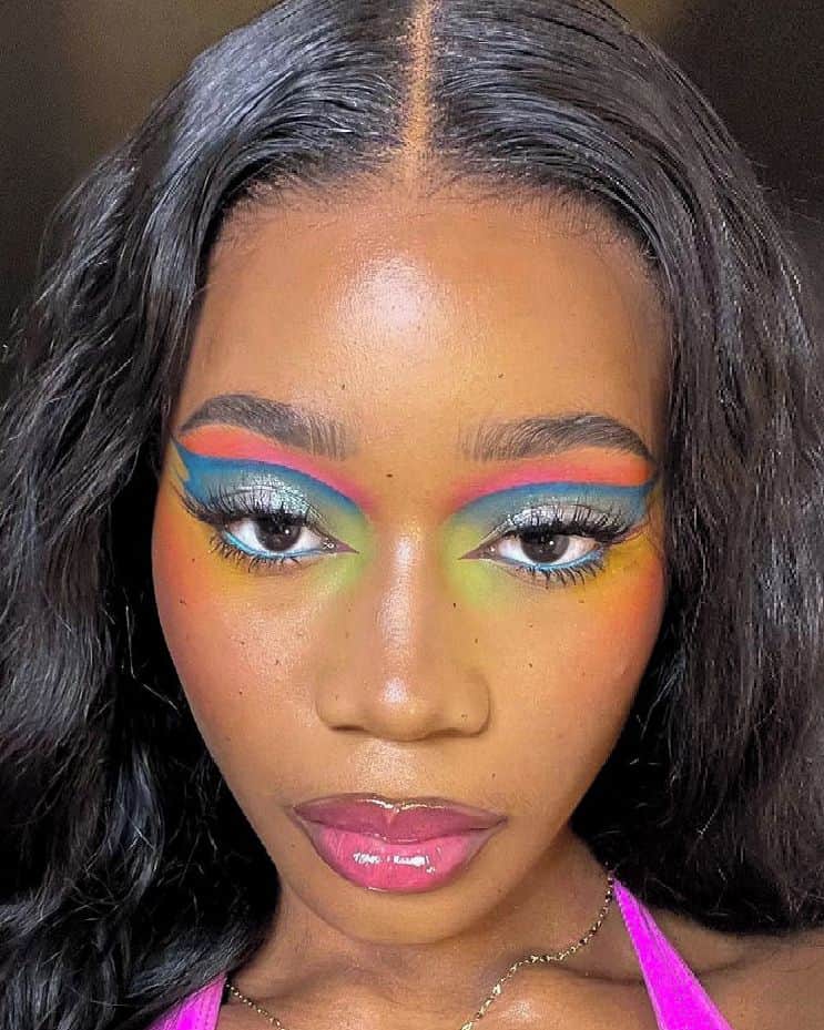 BH Cosmeticsのインスタグラム：「(Rain)bowing down to @itsbeautybybrit's epic Take Me Back To Brazil Palette look 🌈👀 #bhcosmetics」