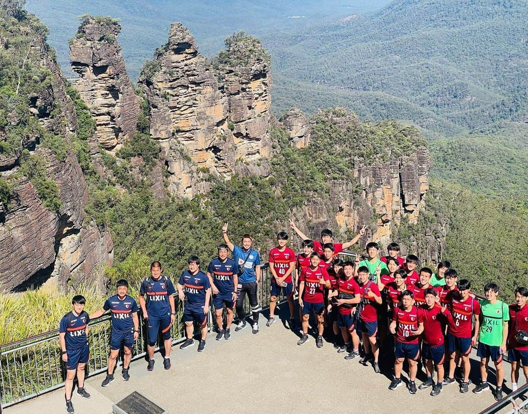 田代有三のインスタグラム：「. 鹿島アントラーズユースがシドニーに遠征に来てくれました🇦🇺 プリンスリーグ今日開幕戦です！ プレミア昇格！応援しています📣 絶対あのメンバー、コーチ陣なら昇格出来ると信じています！ 現地にも応援行きたい！！  そして最高のスタッフ陣でした！一緒にプレーしたメンバーとの時間は最高でした😊⚽️ #鹿島アントラーズユース #プレミア昇格 #柳沢敦 #小笠原満男 #曽ケ端準  #鈴木修人 #田代有三」