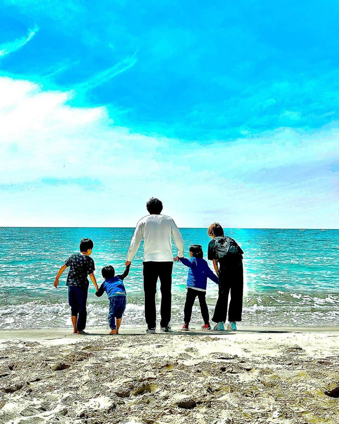 荻田大樹のインスタグラム：「. 家族旅行にいきました🚗🏖️」