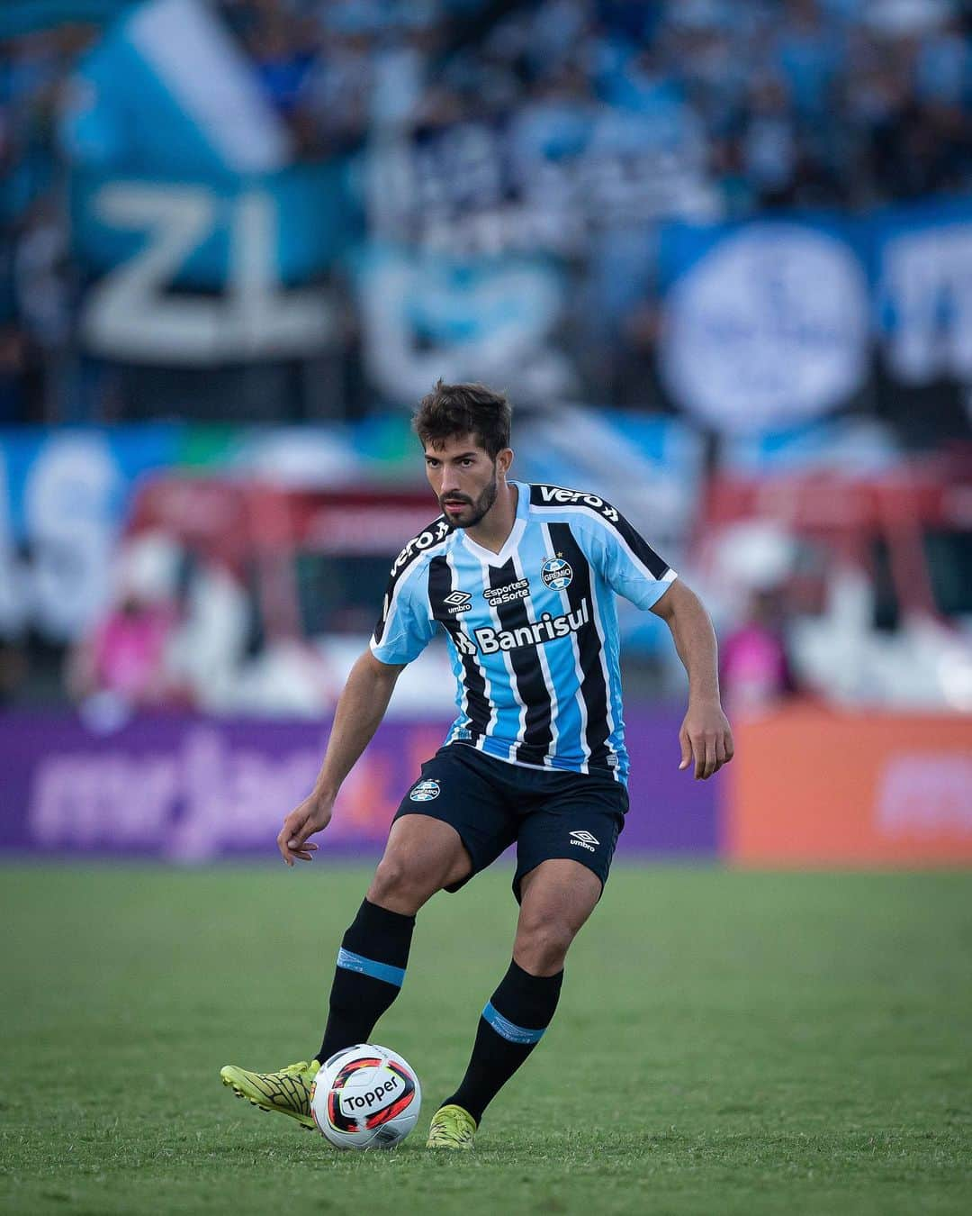 ルーカス・シウヴァ・ボルジェスのインスタグラム：「Jogo difícil, mas passo importante e agora grande decisão na Arena, junto com nosso torcedor! 🇧🇼⚽️💪🏼」