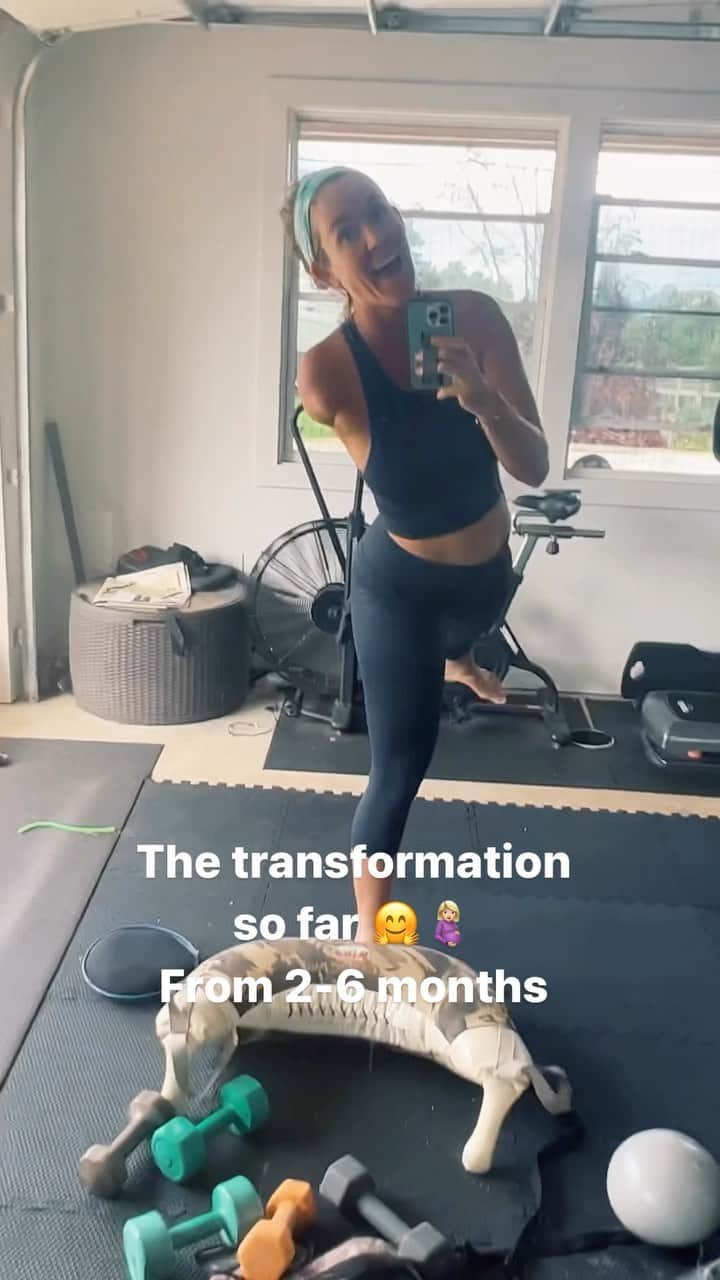 Bethany Hamiltonのインスタグラム：「Grateful to God for this lil sweetie growing inside of me! 💙💖💙💖 So fun to see the transformation of my body🤰🏼🤗」