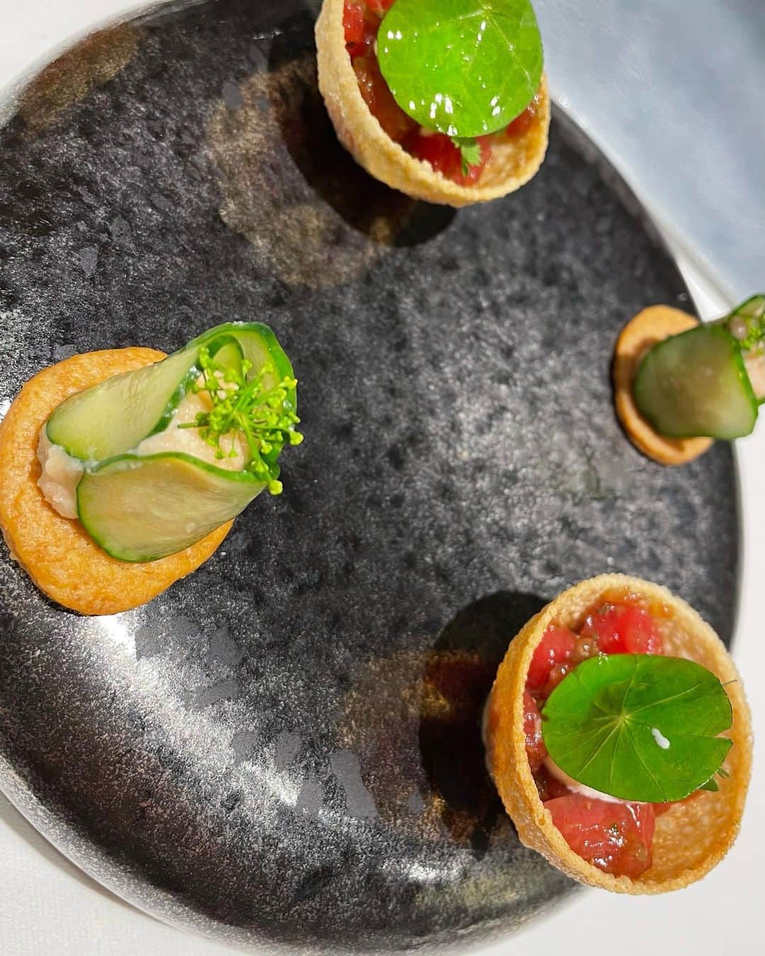 南キカさんのインスタグラム写真 - (南キカInstagram)「La Paix 🇫🇷🍴𓈒𓂂𓏸  今日は両親のお誕生日のお祝いで 家族でランチ行ってきたよ𓇬   集まると笑いが絶えない時間が本当に大好き😂 毎年お店探してくれる妹にも感謝よ𓆩 🫶🏻𓆪  来年もこの先もずーっとお祝いできるように まだまだ元気で長生きしてね✨ あっぱとおんまの娘で生まれて幸せです🫸🏻🩵🫷🏻  このお店のお料理もすごく美味しかった！ ありがとうございました👨🏻‍🍳 家族写真撮り忘れたなぁ。」4月2日 18時35分 - kik_____a_