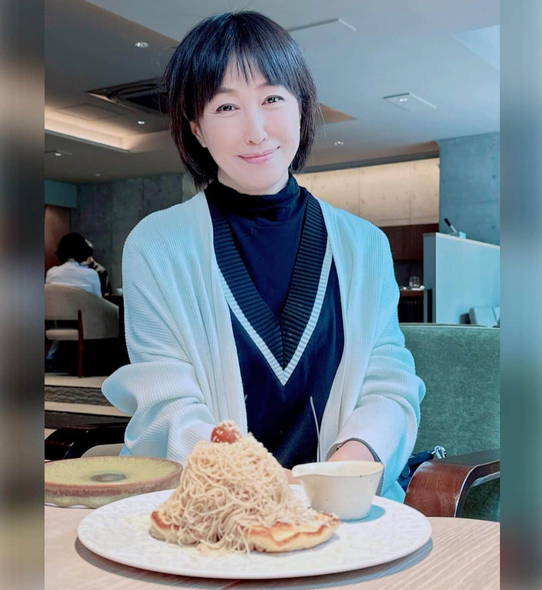 高島礼子さんのインスタグラム写真 - (高島礼子Instagram)「季節はずれですが 栗のパンケーキ🥞🌰 モンブラン 友達ご家族との恒例の団欒  #モンブラン #パンケーキ  #団欒 #友達  #スイーツ」4月2日 18時36分 - reico.official