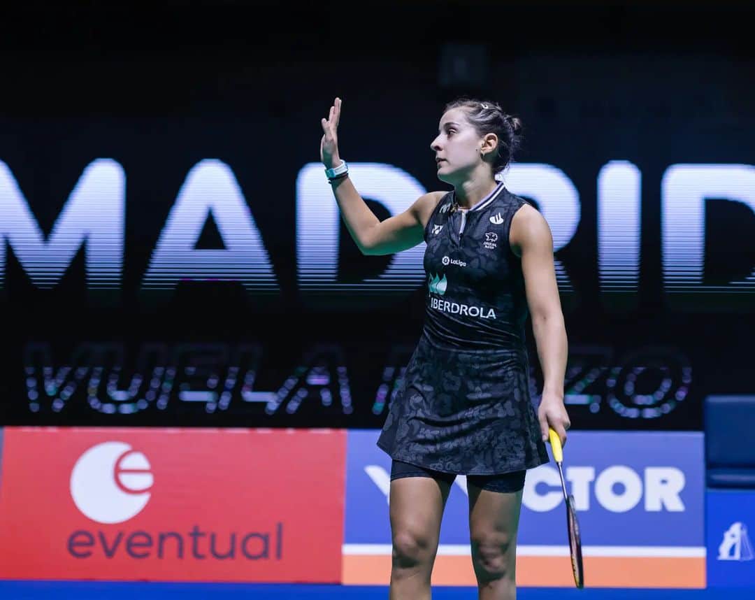 キャロリーナ・マリンのインスタグラム：「Ayer fue un día muy difícil para mí. Gracias por vuestro cariño y apoyo. Gracias, Madrid ❤️  Yesterday was a really difficult day for me. Thanks for your love and support 🙏  📸 @badmintonspainworld @badmintonspain  #PuedoPorquePiensoQuePuedo」