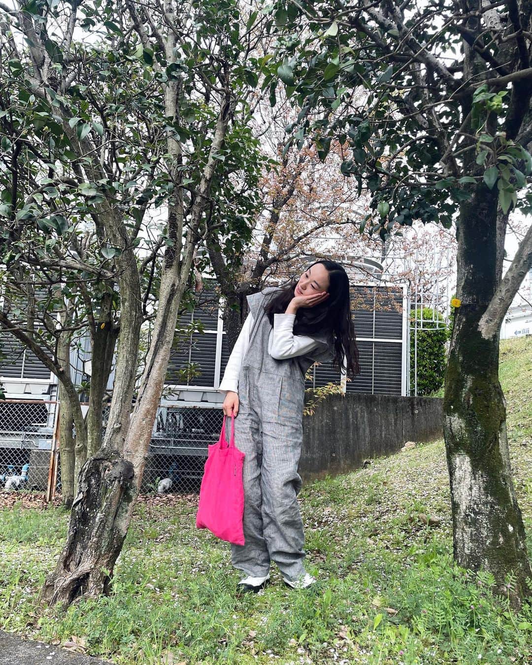 小野ゆり子さんのインスタグラム写真 - (小野ゆり子Instagram)「🐘 去年出会い一瞬にして虜になったブランド🦏 久々に、ズキュン。ときました🪡 ˚₊ @t.yamaiparis ˚₊ このオールインワンを着れる季節を楽しみにしていた！！！！ セットのリネンジャケットも早く着たい！！▪️▫️」4月2日 18時50分 - yurikoono_official