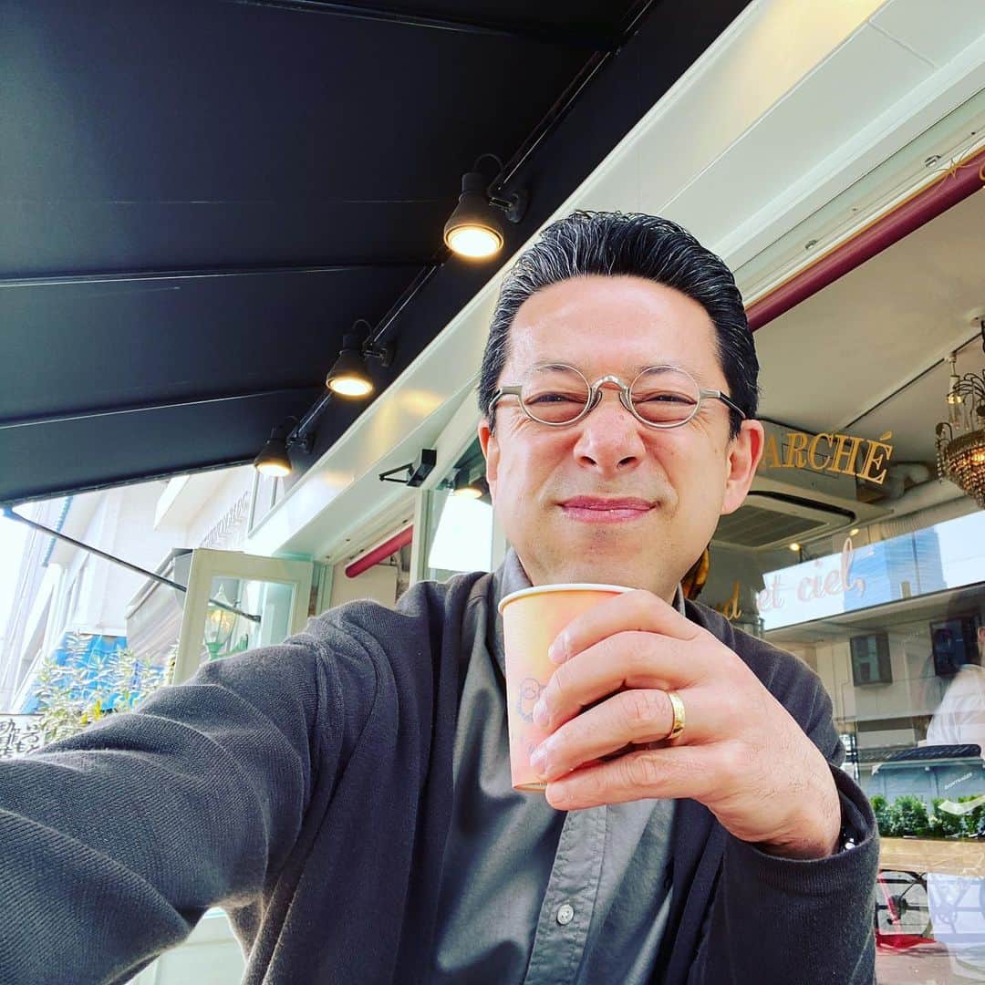 西川忠志さんのインスタグラム写真 - (西川忠志Instagram)「牡蠣&スクランブルエッグのホットサンド  今日は神戸文化会館大ホールにて 吉本新喜劇公演がございました。 ご来場頂きましたお客様ありがとうございました。  自宅から1人で直接向かいまして 早目に着いたので 前に行ったことのあるオシャレなパン屋さんへ朝食に。  写真の牡蠣&スクランブルエッグのホットサンドがあり、 美味しそうだったので イートインできるので温めていただき カフェ・オ・レと共にいただきました。 とっても美味しかったです😋  前は牡蠣が苦手だったのですが だんだん食べれる様になってきました😊🙌  そして今日は若頭の役でした（3枚目）  感謝 西川忠志」4月2日 19時04分 - nishikawa_tada