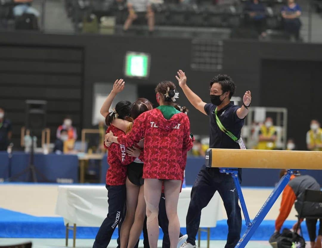 内山由綺のインスタグラム：「お知らせが遅くなってしまいましたが栃木県スポーツ協会スポーツ専門員退任させていただきました。 栃木国体に向けての2年間は、私にとってとても楽しく充実した日々でした。本当にありがとうございました。 4月1日からはスマイル体操クラブ/早稲田大学大学院の所属として活動させていただきます。 いつもサポートしてくださるファンの皆様や企業の方々、本当にありがとうございます。 令和5年もよろしくお願いいたします。  #体操競技　　#栃木県スポーツ協会　#退任　#ソーケンメディカル　#株式会社ブライトスターズ　#日本ネオライズ　#マテリアリフレ　#gimar #gymfine_leotards  @sokenmedical  @brightstars_group  @materiar_athlete」