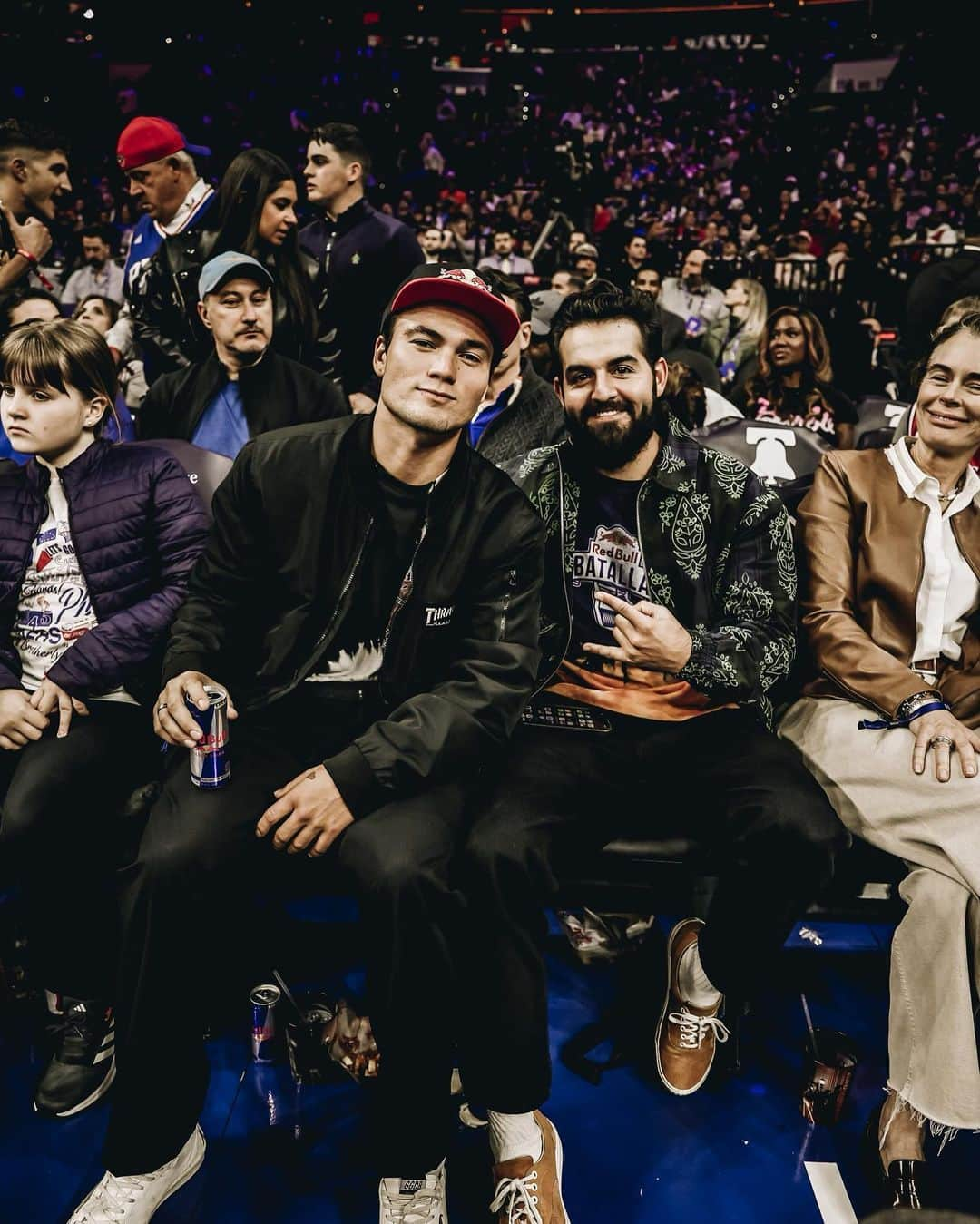 アレックス・ソルジェンテのインスタグラム：「Thanks for the night @redbull @sixers 🏀🔥」