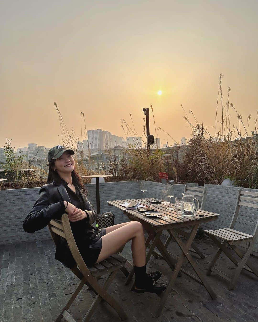 ヒョニ・カンさんのインスタグラム写真 - (ヒョニ・カンInstagram)「미세먼지도 우릴 막을수 없지  #테라스의계절」4月2日 11時31分 - hyoni_kang