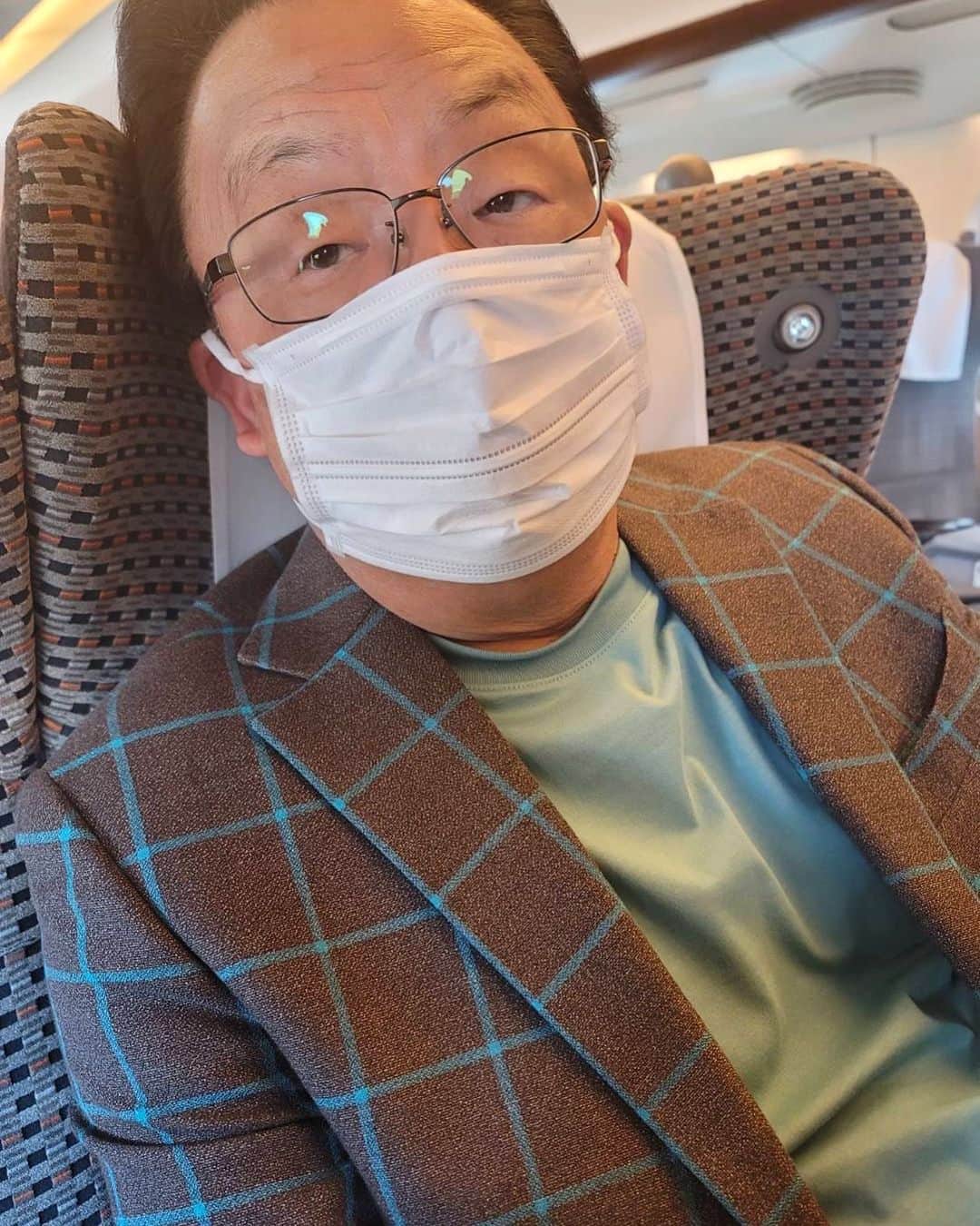 梅沢富美男さんのインスタグラム写真 - (梅沢富美男Instagram)「ある移動日の格好をマネージャーに「チョコミント」と言われた僕です。  #チョコミント」4月2日 11時48分 - tomioumezawa