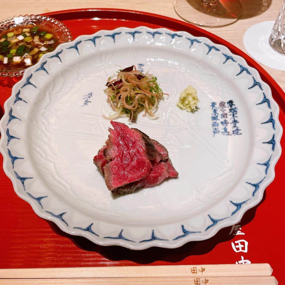 東森美和さんのインスタグラム写真 - (東森美和Instagram)「先日は肉屋田中　銀座さんへ  素敵なカウンターで銀座らしいお食事を楽しみました✨  お肉とっても美味しいですが その他のお料理も素晴らしかった! ご馳走様でした。  #肉屋田中  #肉屋田中銀座  #銀座グルメ  #銀座  #肉割烹」4月2日 11時52分 - higashimorimiwa