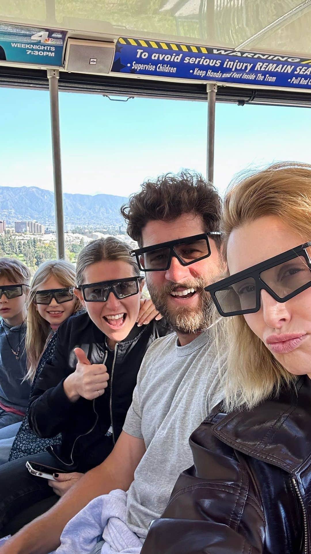 のインスタグラム：「first timers!!! @unistudios」