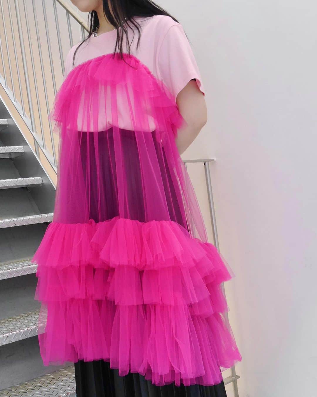 MIDWEST TOKYO WOMENのインスタグラム：「@vivianostudio  tulle layered long T-shirt  #viviano #23ss #midwest #midwest_tw #selectshop #tokyo #ootd #fashion #ヴィヴィアーノ #セレクトショップ」