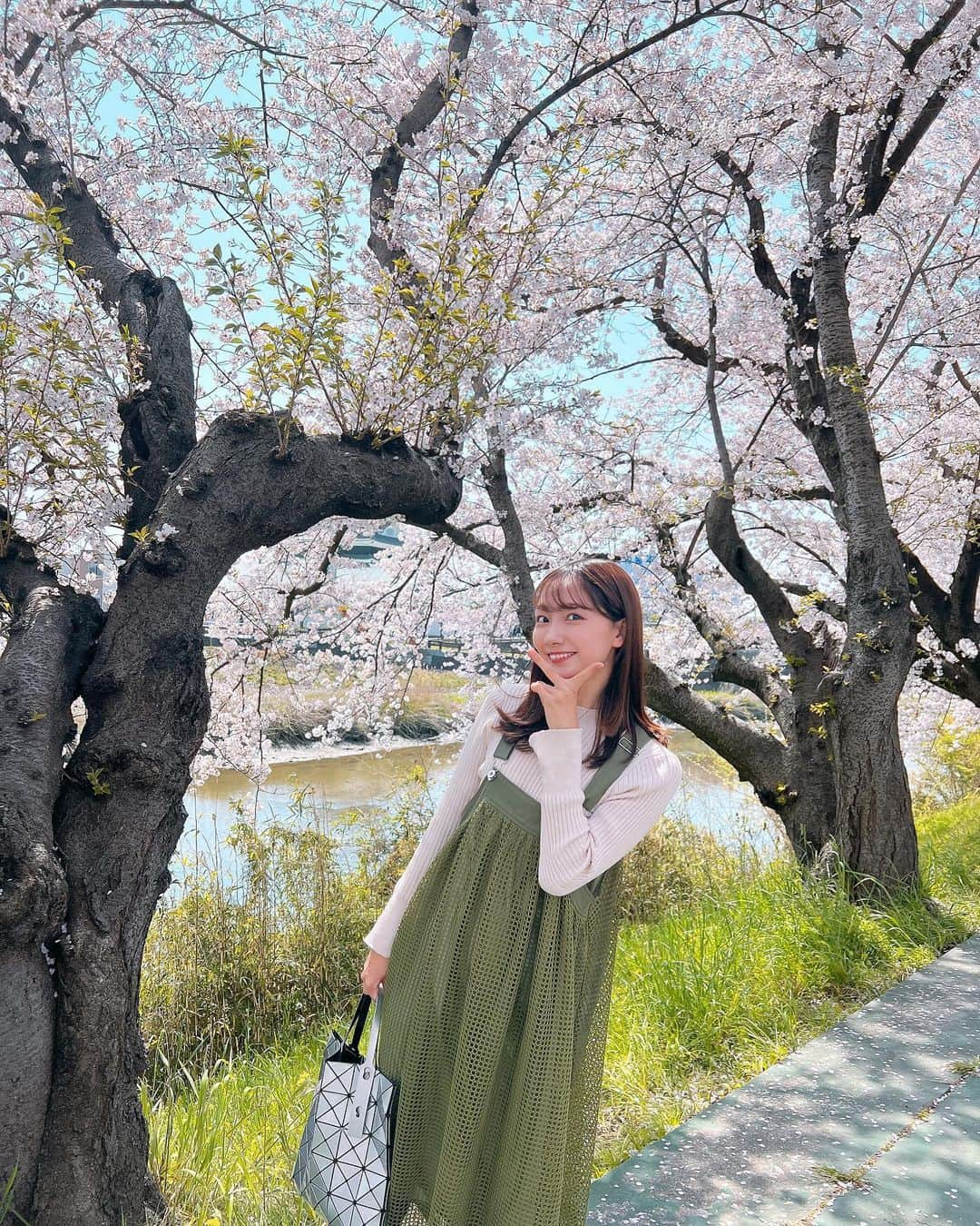 児玉祐莉乃さんのインスタグラム写真 - (児玉祐莉乃Instagram)「ハッピーマイバースデー🎂🥳🌸  #桜#cherryblossom#名古屋#model#春生まれ#誕生日#撮影モデル#ootd#instagram」4月2日 12時18分 - yurinodesu