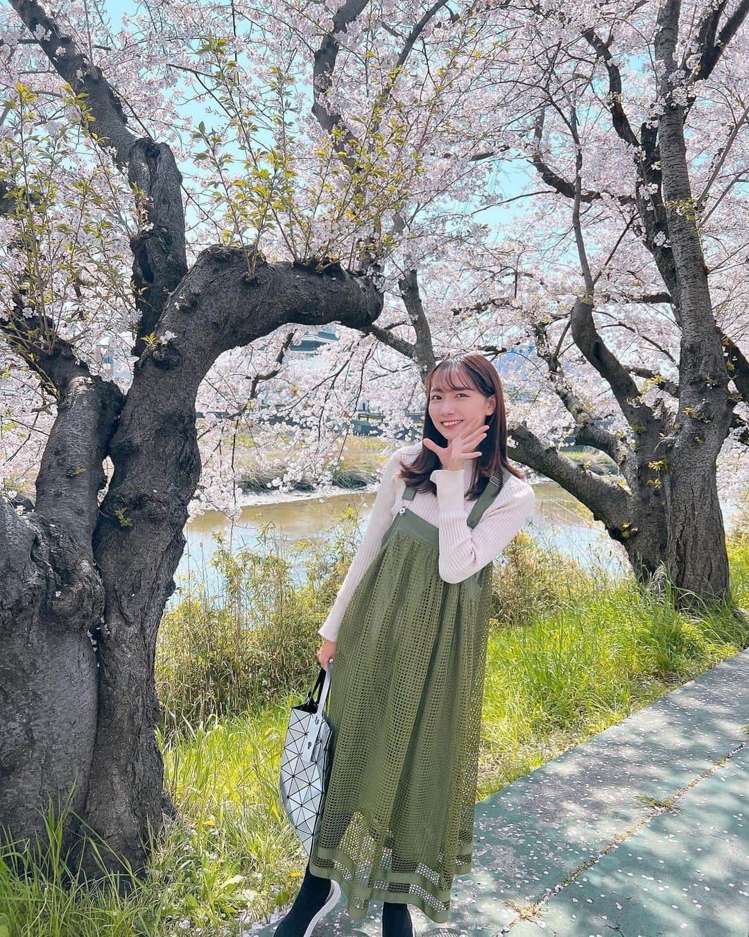 児玉祐莉乃さんのインスタグラム写真 - (児玉祐莉乃Instagram)「ハッピーマイバースデー🎂🥳🌸  #桜#cherryblossom#名古屋#model#春生まれ#誕生日#撮影モデル#ootd#instagram」4月2日 12時18分 - yurinodesu