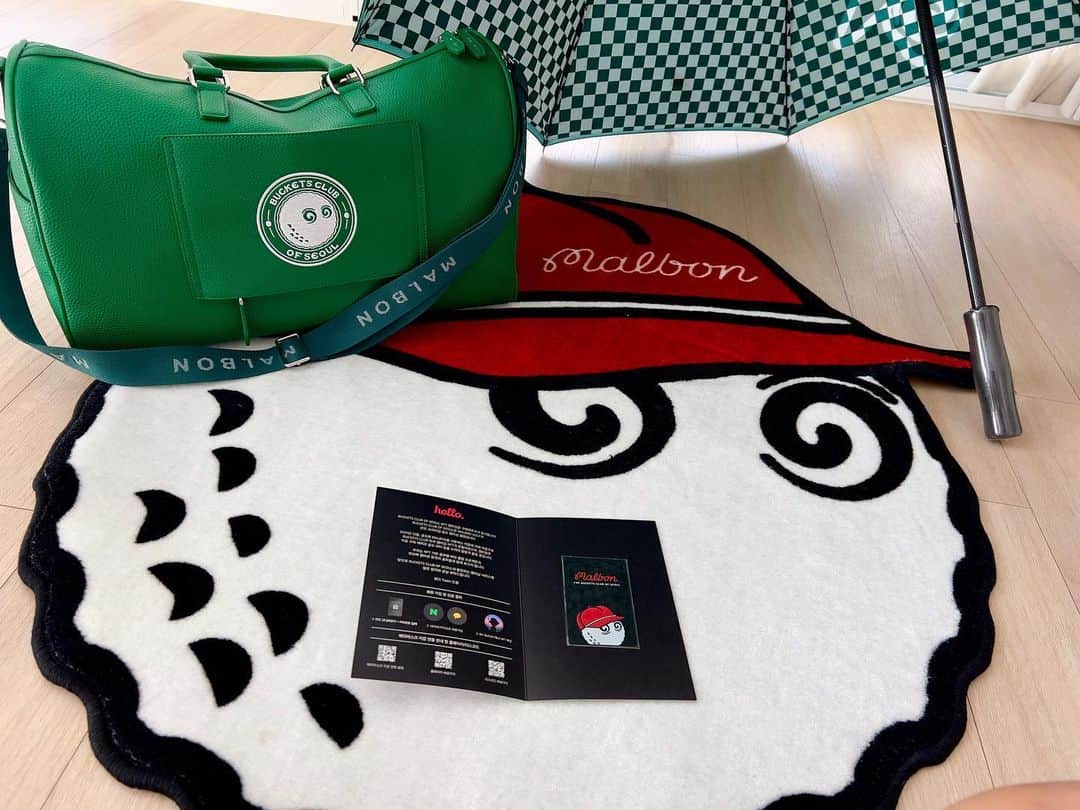 ユン・ヒョンミンのインスタグラム：「말본골프멤버십 감사합니다😘NFT카드까지 너무 감동이에요~  #malbon #malbongolf」