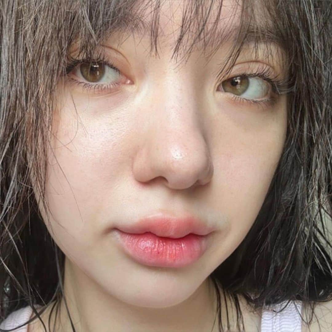 ヤンニーン・ワイゲルのインスタグラム：「Skin is gleamin’✨」