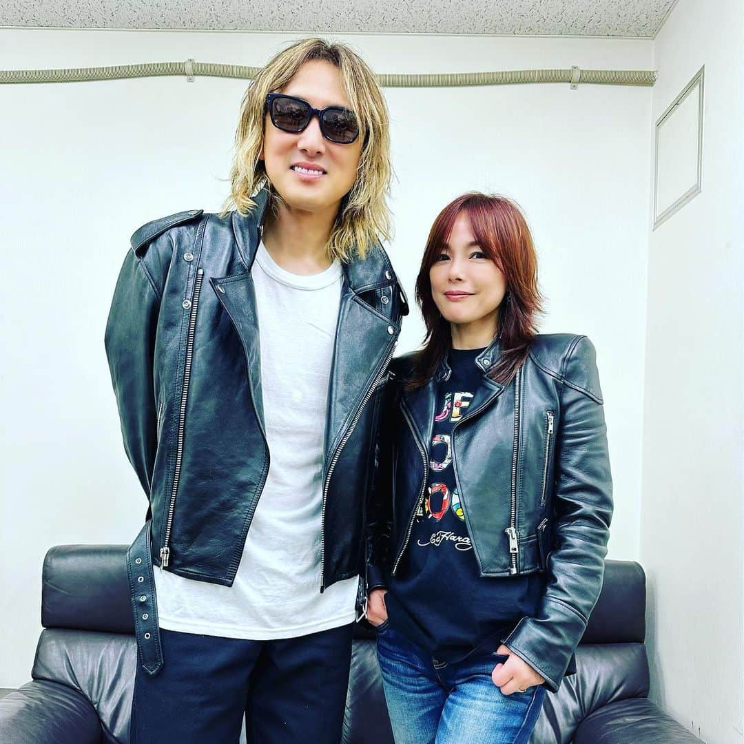 相川七瀬さんのインスタグラム写真 - (相川七瀬Instagram)「LUNA SEAのJさんのソロライブへ行って来ました😂 ROCKのシャワーを頭から浴びたような興奮😂最高すぎる！！ 神セトリで燃えました🔥 RECKLESSで、涙がでたよ😭 JさんがMCで声出しライブ解禁で「嬉しい以上の言葉ある？ないよな！最高！」 と言って、本当にその通り！ 声出し解禁！！最高だ😂🔥  5月の本家LUNA SEAのライブも超楽しみ🥹🔥 Jさん有難う御座いました！！  #J #LUNASEA #神セトリ」4月2日 19時51分 - nanasecat