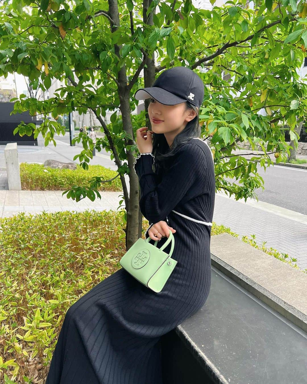 出口夏希さんのインスタグラム写真 - (出口夏希Instagram)「💚💚💚  #トリーバーチ#エラバイオ #pr」4月2日 19時53分 - natsuki__deguchi__official