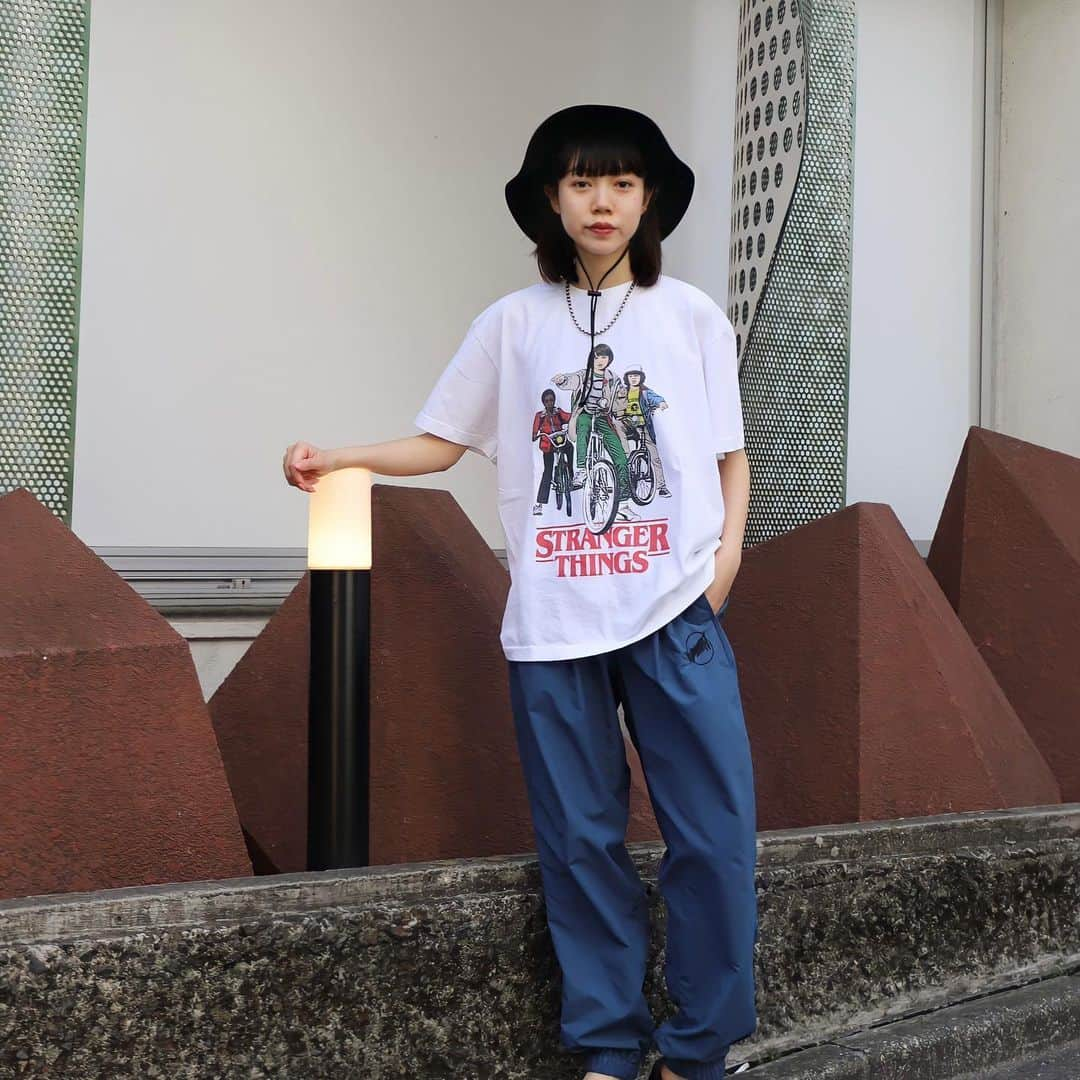 FREAK'S STORE渋谷さんのインスタグラム写真 - (FREAK'S STORE渋谷Instagram)「. ~Stranger Things FREAK'S STORE LIMITED MODEL~ Stranger Thingsのレトロな80年代の雰囲気からインスパイアされた、FREAK'S STORE限定発売のスペシャルモデルが登場。 ポップなカラーとプリントが可愛いスペシャルアイテムです！スタッフの着用コーディネートはこちらのInstagram で近日UP予定です！お楽しみに♪ オンライン予約開始▶本日3/31(金） 店頭発売▶4/7（金） スタッフ一同皆様のご来店をお待ちしております！！」4月2日 19時56分 - freaksstore_shibuya