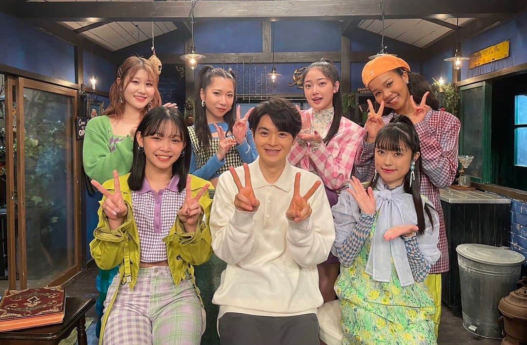 Little Glee Monsterのインスタグラム