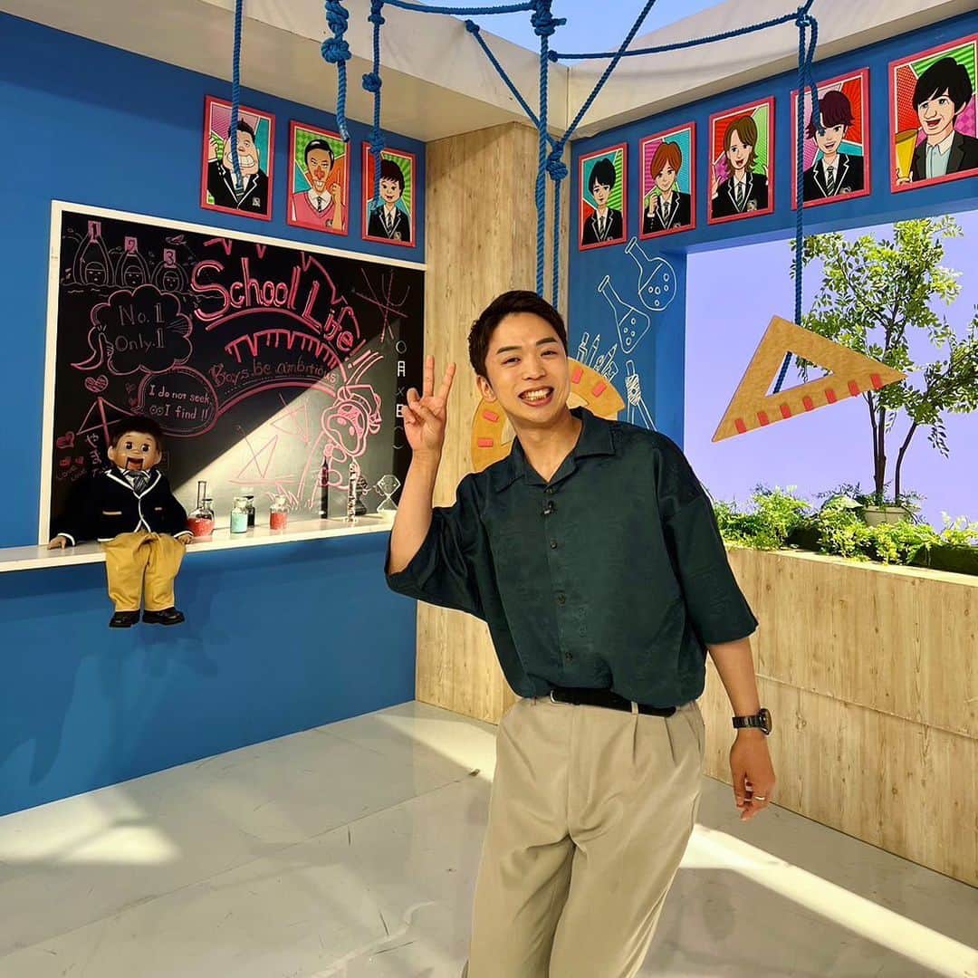 おしらのインスタグラム：「🔥 4月9日(日) #スクール革命 ！ 日テレ 11:45〜  2009年からやってるコチラの番組におしら舞い降ります！  スタートから知ってる番組なので、お話をいただいた時は震えました😭キラキラした方々に歌の魅力を(私なりに)全力語りしてきます。  ぜひテレビの前で応援してくださると嬉しいです。 何卒。」