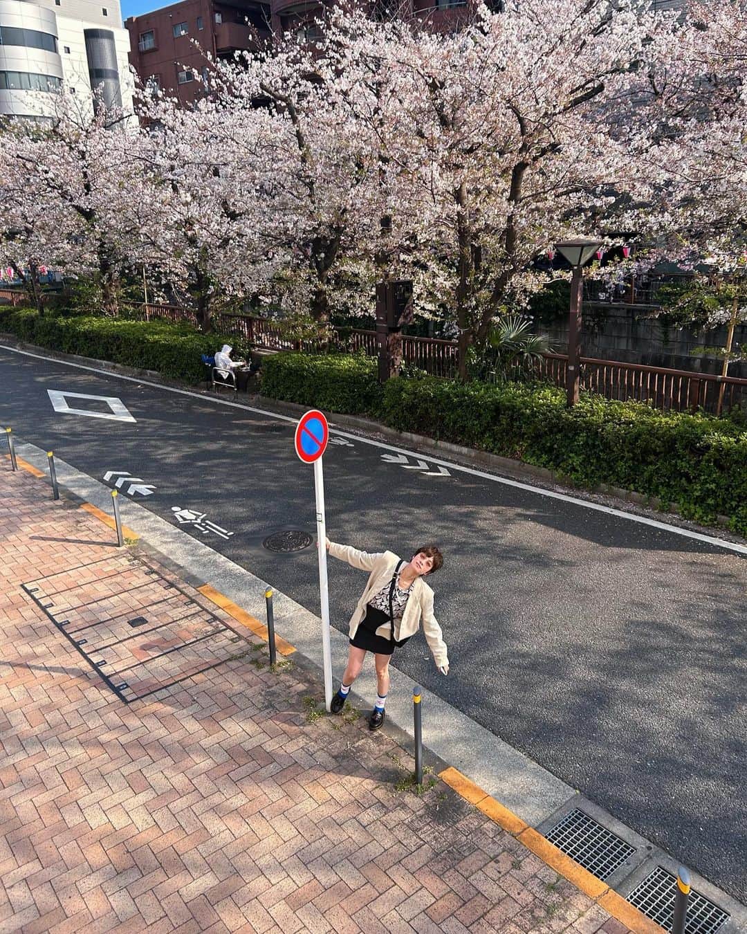 菅原沙樹さんのインスタグラム写真 - (菅原沙樹Instagram)「推しの靴下履いてギリギリお花見できた昨日🌸」4月2日 14時41分 - saki313apo