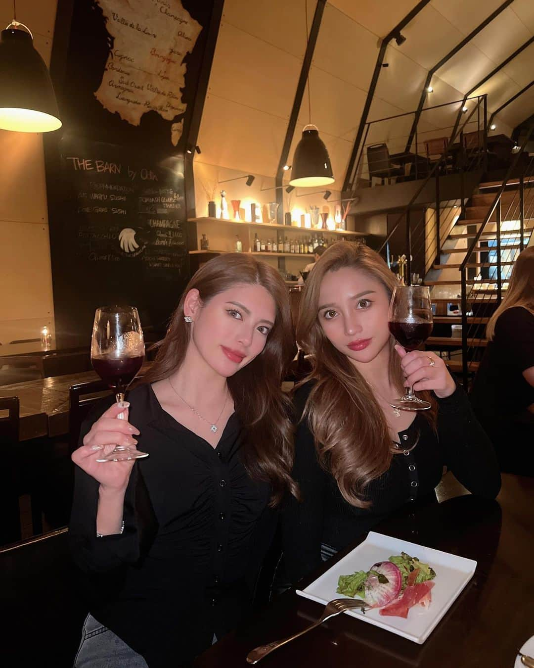 MINAMIさんのインスタグラム写真 - (MINAMIInstagram)「. ルネッサンス🍷  ニセコで行ったオススメのお店🌿 @niseko_thebarn   何食べても美味しくてお洒落で 大好きなレストランになったよ😆✨ 特に鹿肉🦌が美味しすぎて感動した❤️  . . . . . .  #instagood  #likeforlike  #タビジョ #国内旅行  #フォロー  #makeup  #いいね  #撮影 #happy #旅行  #外国人風カラー #ハーフモデル  #海外旅行好きな人と繋がりたい #japanesegirl  #関西ハーフモデル #東京モデル #asiangirls #サロンモデル  #ニセコグルメ #北海道グルメ #bikini #水着 #北海道旅行 #ニセコ #niseko #hokkaido」4月2日 14時58分 - 373.mii