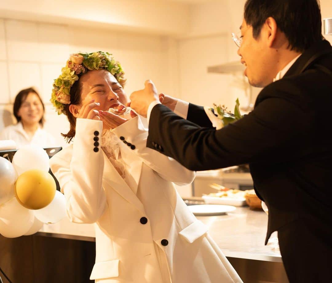 Wakana Babaのインスタグラム：「破天荒キャラと言われつつも、仕事にはめっぽう真面目な彼女の結婚パーティは最高に幸せで嬉しかった！おめでとう🎊💫」