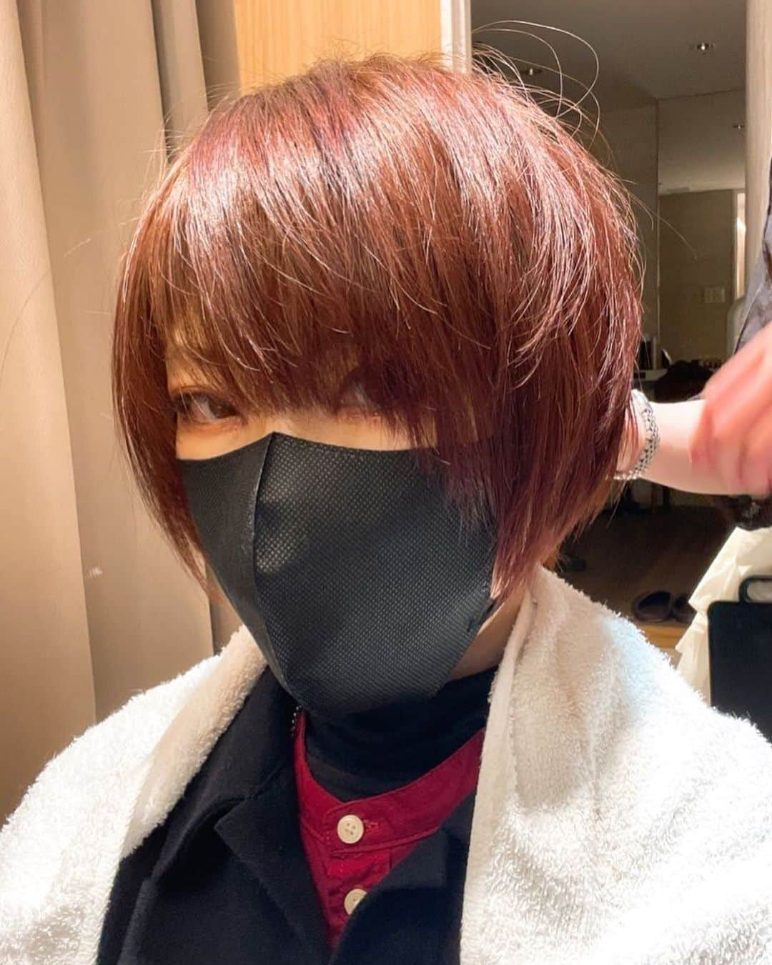 ナノさんのインスタグラム写真 - (ナノInstagram)「ワンマンまで１週間なので大変身しました🦸🏻‍♀️ｼｬｷｰﾝ  Super makeover time  must be magic🪄」4月2日 16時21分 - nanonano_me