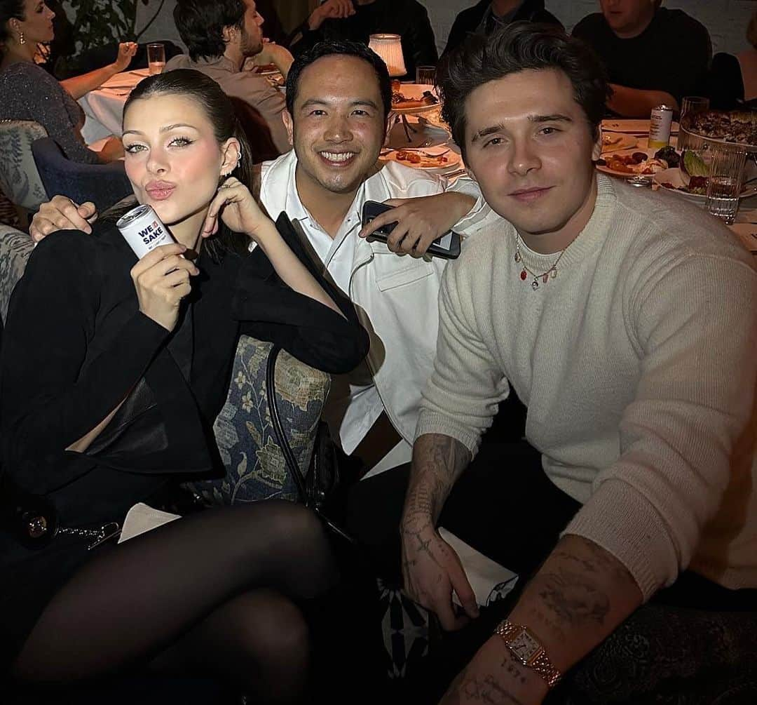 ブルックリン・ベッカムのインスタグラム：「Celebrating the launch of @drinkwesake at @taogrouphospitality」