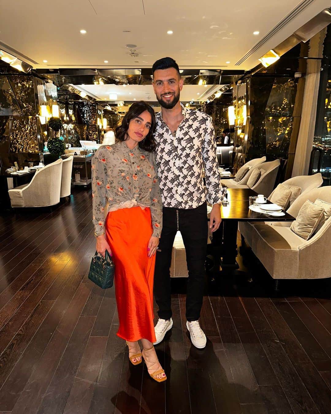 ハビエル・パストーレのインスタグラム：「Noche con mi reina @chiara__picone 😍」