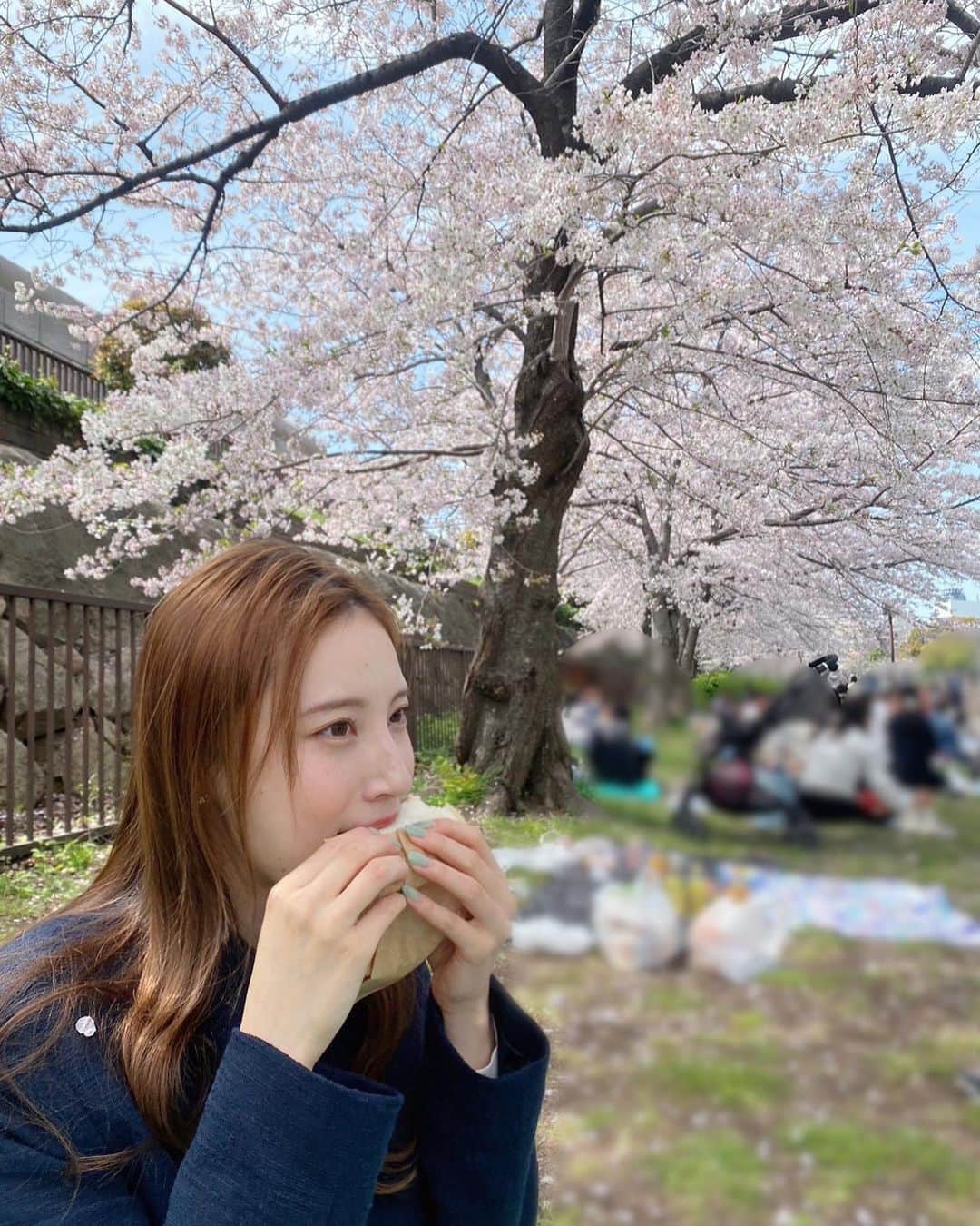 大上陽奈子さんのインスタグラム写真 - (大上陽奈子Instagram)「アタイったら毎日お花見したいくらいお花見が好きなのかもしれない。 あと前髪が散らかっててちょっとかわいそう」4月2日 16時45分 - passcode_hina