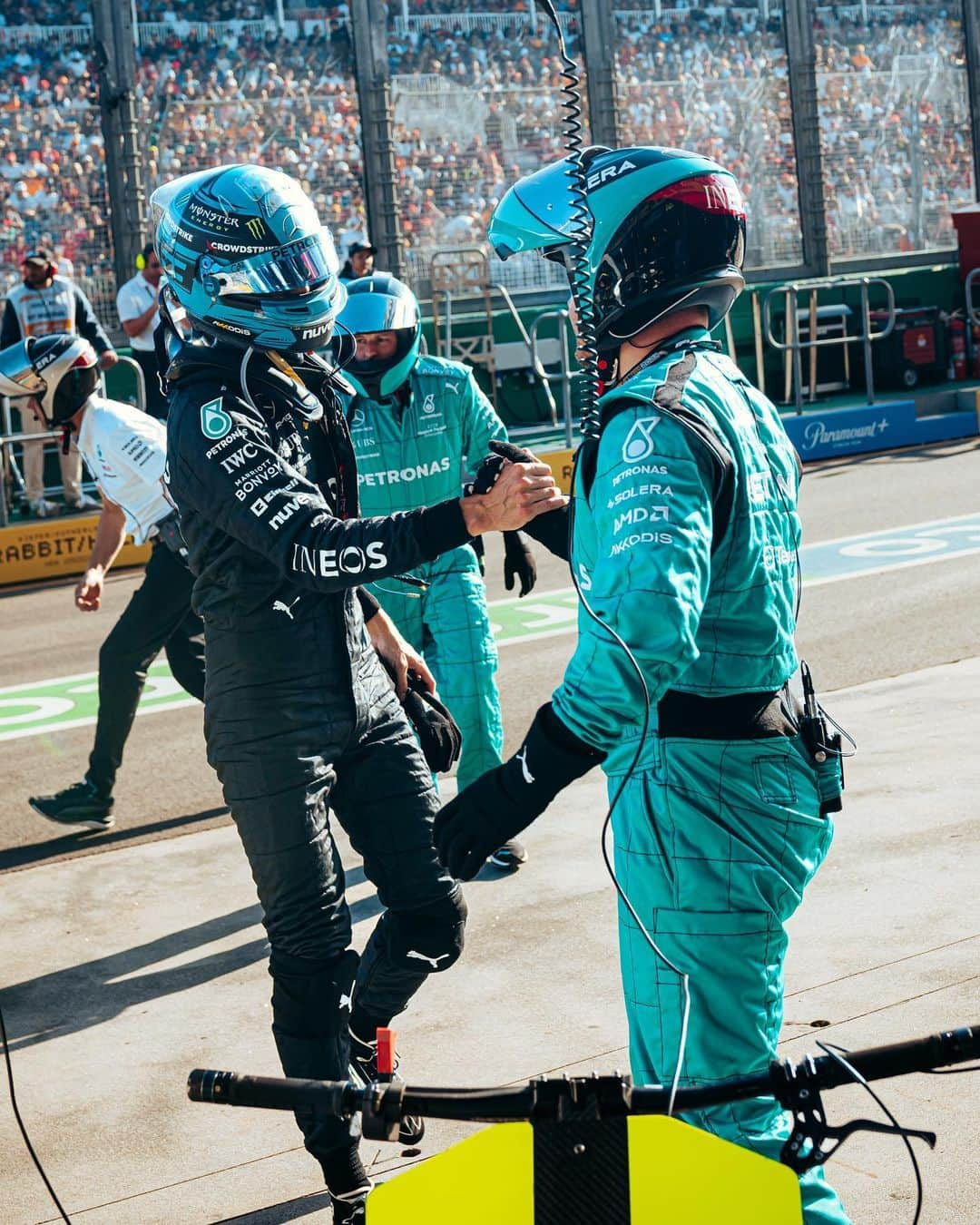 ジョージ・ラッセルさんのインスタグラム写真 - (ジョージ・ラッセルInstagram)「When it’s not your day, it’s not your day. We had what it took to win this race today, especially with the decision to pit under the SC.  Proud of this team, we'll continue to fight and our time will come. 👊」4月2日 16時46分 - georgerussell63