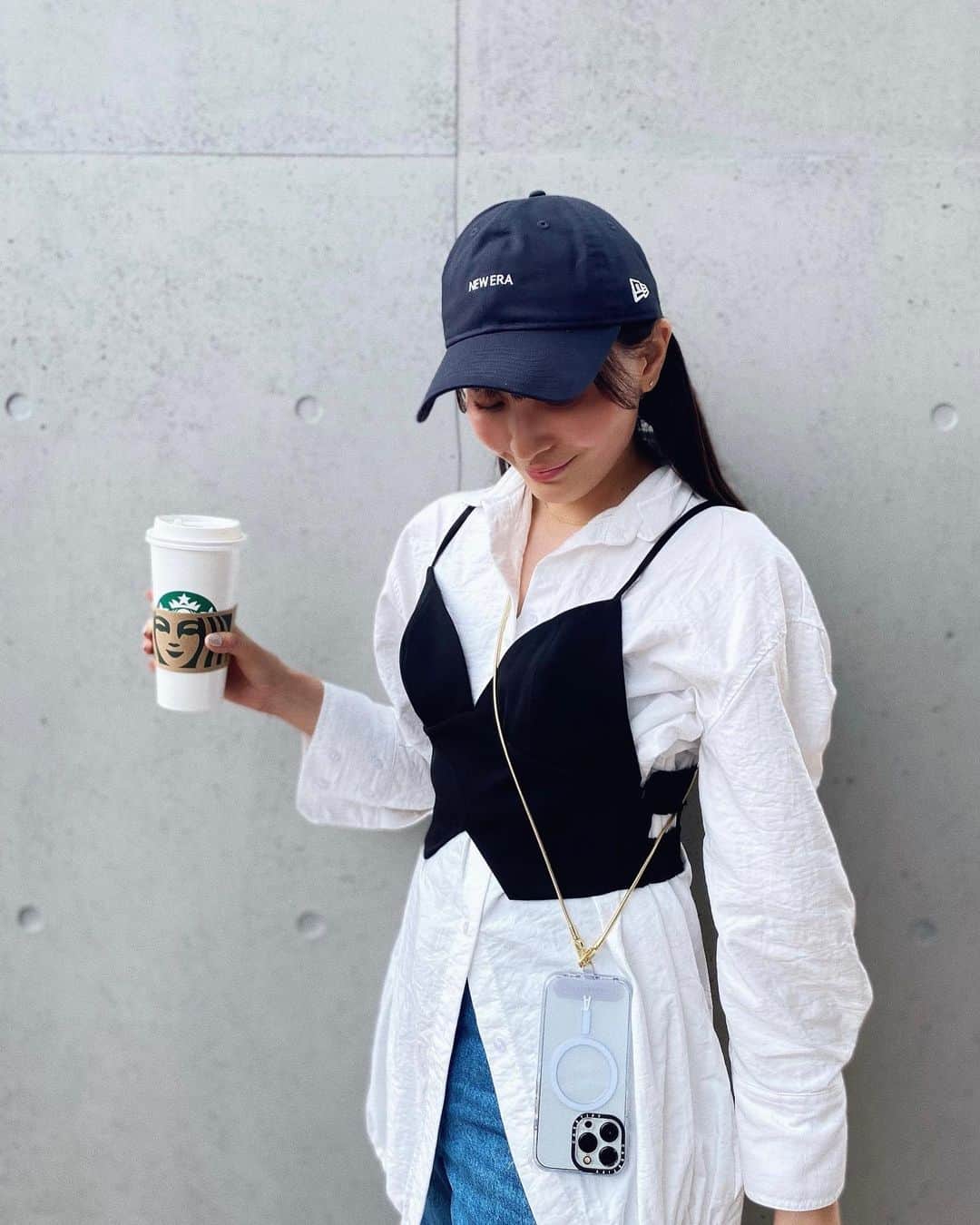 ANNA 杏奈のインスタグラム：「大好きなスマホショルダー📱❤️ @casetify のケースはもう何台目だろう🤣 その日の服装とかでケース変えたいから、スマホショルダーも別のものある😚💕  今回GETしたのは合わせやすいシンプルなもの❤️ ここのケースは頑丈だし、大好きなハリーポッターともたくさんコラボするから大好き🤣😚❤️  そのうちこのケースに推しのステッカー仕込ませてるんだろうな...  thx...💗 . . @CASETiFY_jp #CASETiFY #ShowYourColors #スマホショルダー #スマホケース #スマホカバー専門店 #すまほけーす #📱#スマホ」