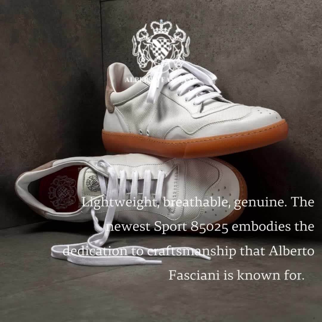 アルベルトファッシャーニのインスタグラム：「Lightweight, breathable, genuine. The newest Sport 85025 embodies the dedication to craftsmanship that Alberto Fasciani is known for.⁠ ⁠ Discover more online & in stores:⁠ www.albertofasciani.it⁠ ⁠ #musthave #men #everyday⁠」