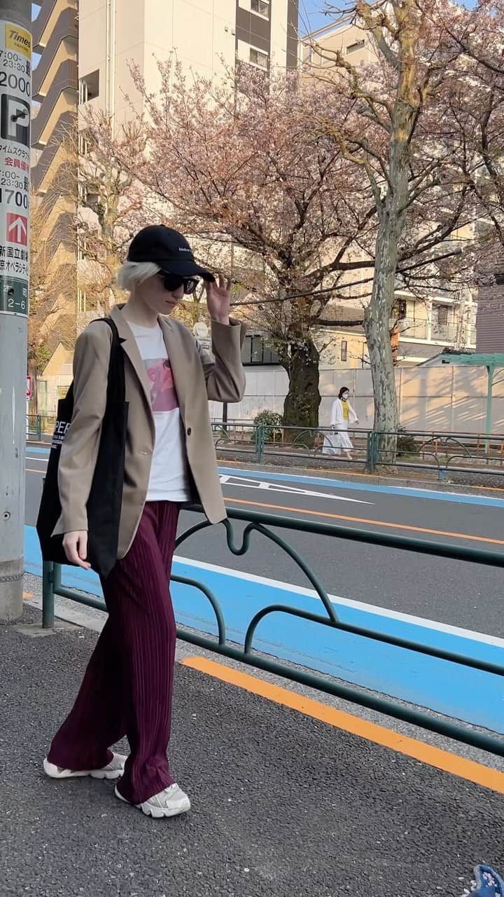 ナスチャのインスタグラム：「Let me show you some hanami walkings right here in Tokyo 🌸💖  #東京  #花見  #満開 #モデル」