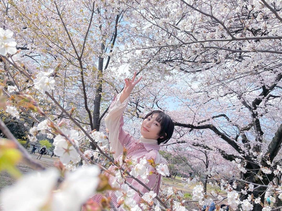 武田玲奈さんのインスタグラム写真 - (武田玲奈Instagram)「一年前🌸」4月2日 20時00分 - rena_takeda