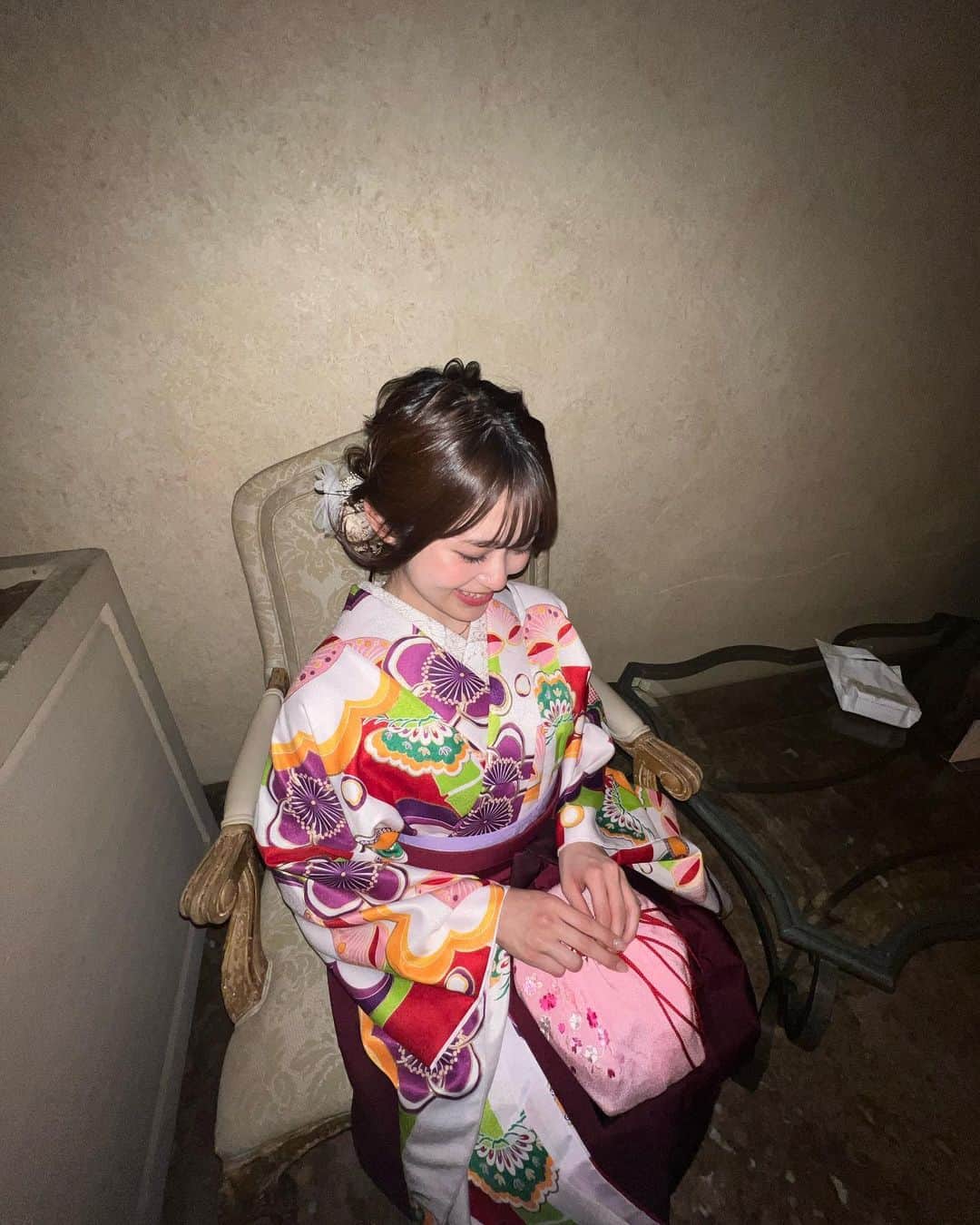 大賀咲希さんのインスタグラム写真 - (大賀咲希Instagram)「. 卒業式で着れなかった袴を 卒業パーティーで着ました🥂🎡  最後に先生方や友達と写真たくさん撮れて嬉しかったです！  #大学卒業 #卒業パーティー」4月2日 20時10分 - saki_ohga