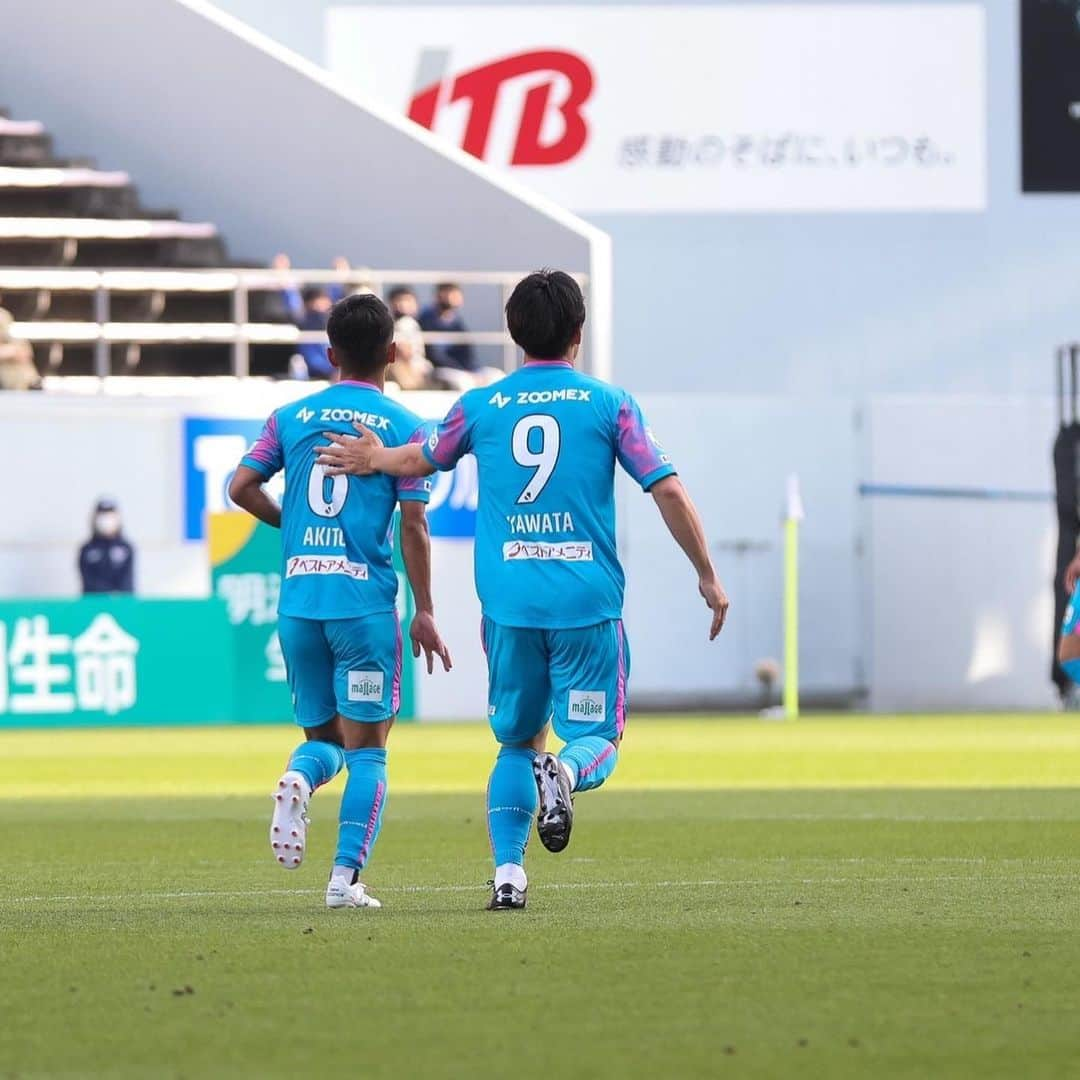 河田篤秀さんのインスタグラム写真 - (河田篤秀Instagram)「. vs FC東京　1-0 鳥栖デビュー戦  色んな変化や考えるところがあって迎えた試合。 良いことも悪いことも全てを 活躍したい気持ちに変換して、この試合に挑みました。  もちろん個人の課題は多くありましたが、 みんなとあんなに喜び合えたことが最高です！ 応援ありがとうございました！！ . . . 改めて、  大宮の皆さん ありがとうございました #10  鳥栖の皆さん よろしくお願いします #9  関わってくれる全ての人に感謝の気持ちをもち これから、より努力して たくさんのゴールを見せられるように頑張ります！ . . . . #jleague #jリーグ  #河田篤秀  #アンダーアーマー  #現状維持は即衰退　 #サガン鳥栖  #sagantosu  #大宮アルディージャ」4月2日 20時32分 - atsushi_kawata_